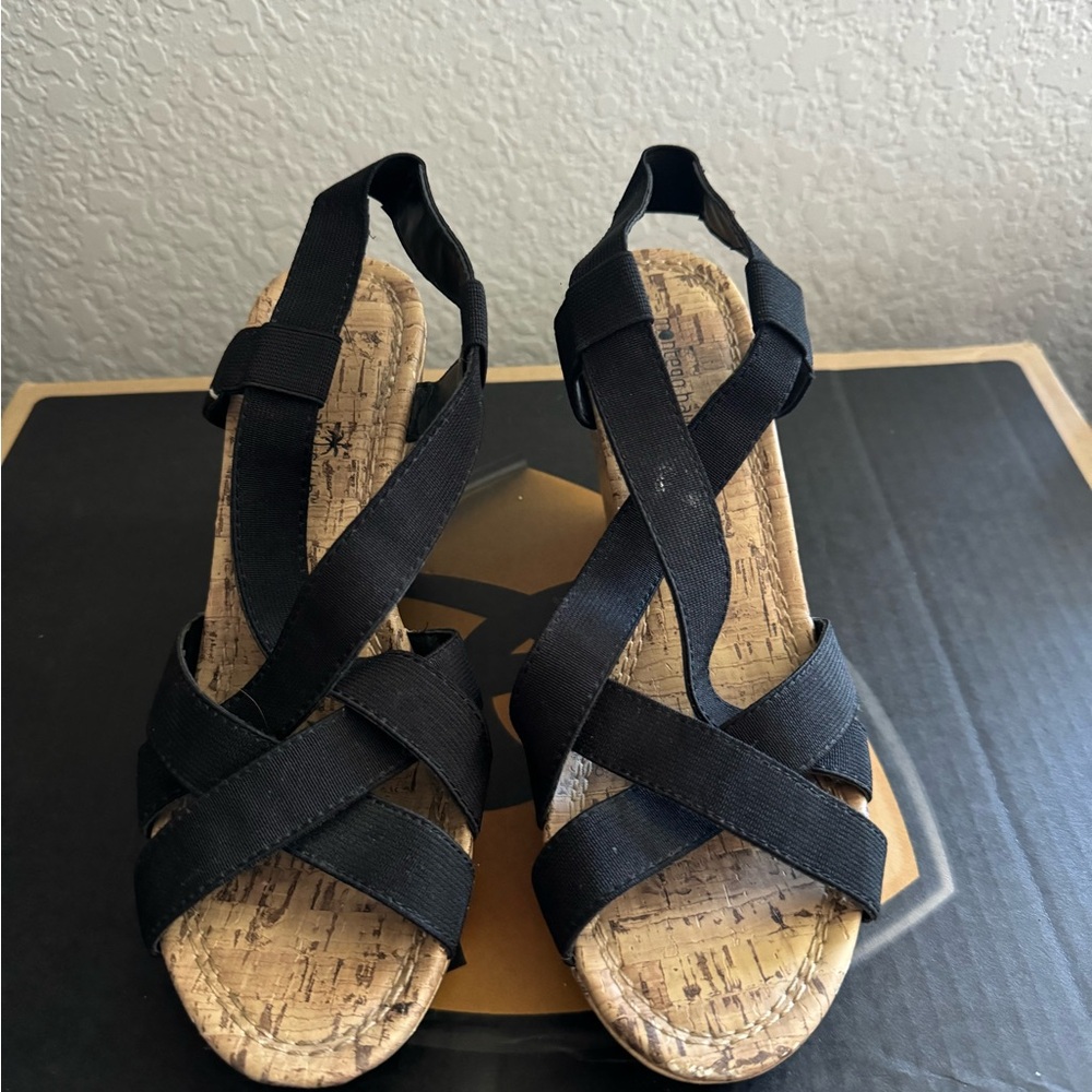 Montage bay club wedge sandals